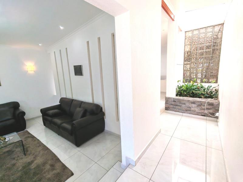 5 Bedroom Property for Sale in Welgelegen Western Cape